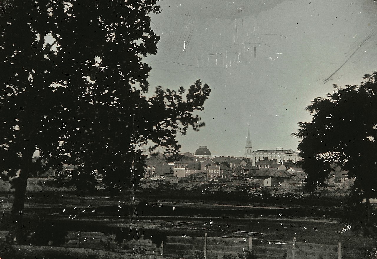 St._Louis_from_across_the_Mill_Creek_Valley._Engraved__St._Louis__(cropped)